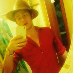 Meet your Posher, Efren